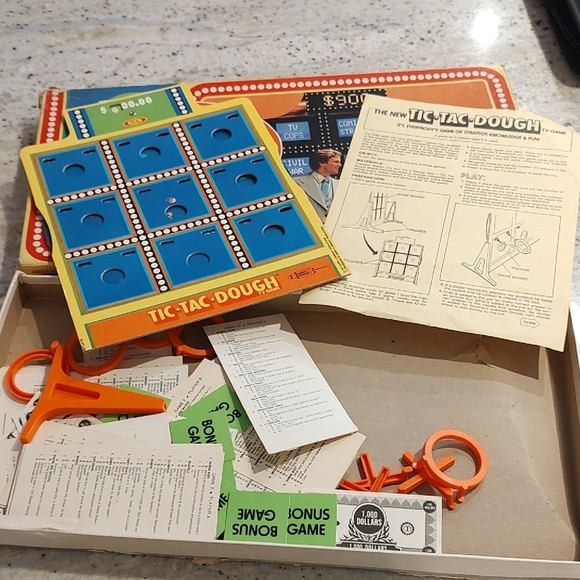 Tic Tac Dough TV Game - Classic Retro Board Game - Picture 7 of 7